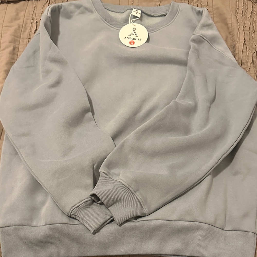 Blue Crewneck Sweatshirt size M.  NWT